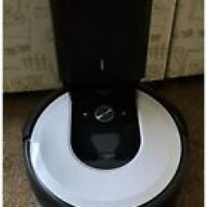 iRobot Roomba i7556 Aspirateur Robot connecté avec système d’autovidage et aspiration surpuissante – brosses en caoutchouc + Echo Dot (3ème génération), Enceinte connectée avec Alexa, Tissu anthracite